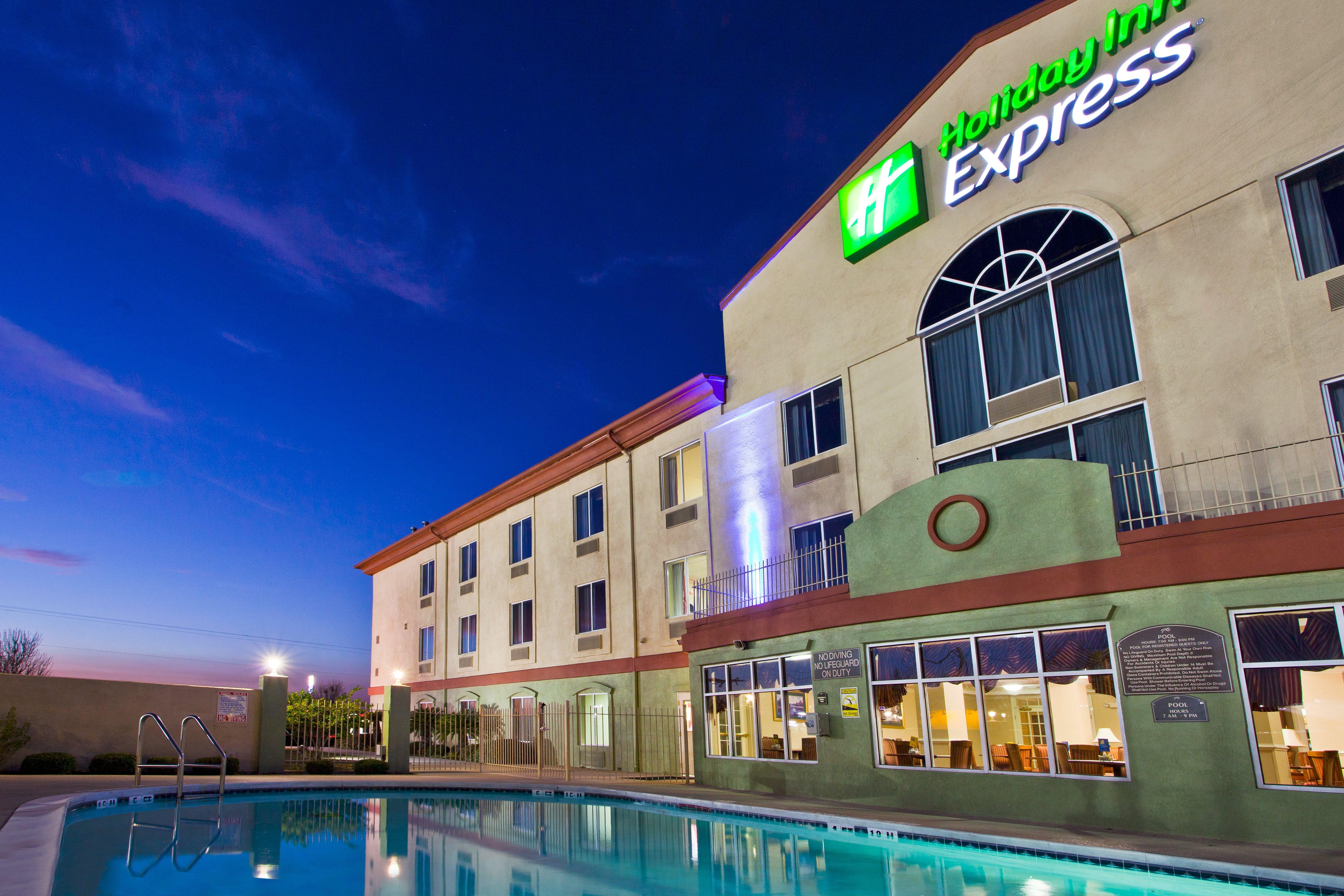 Holiday Inn Express Hotel & Suites Live Oak By Ihg Exterior foto